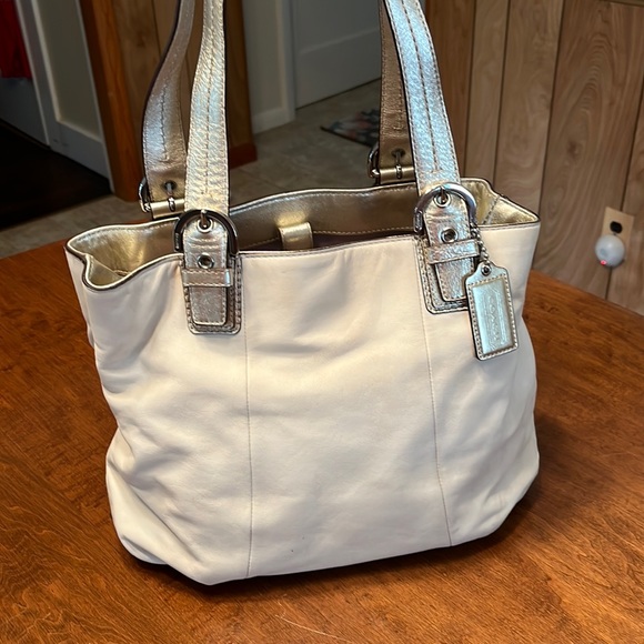 Coach Handbags - Coach Handbag oyster leather